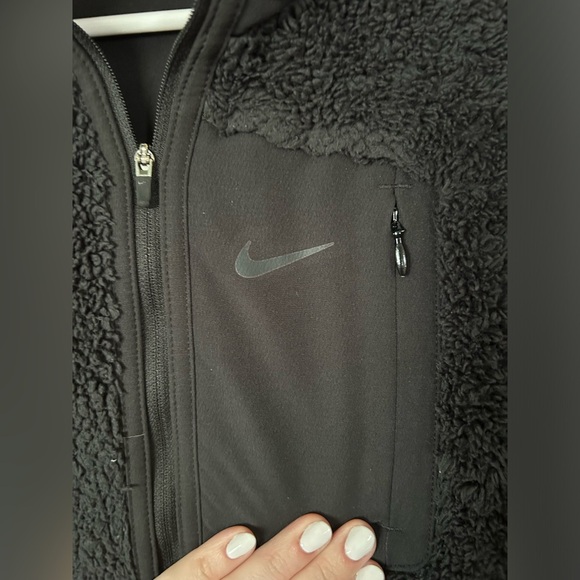 Nike x Outdoor Life
Rare Deep Pile Nike Fluffy Track Jacket - Picture 2 of 7